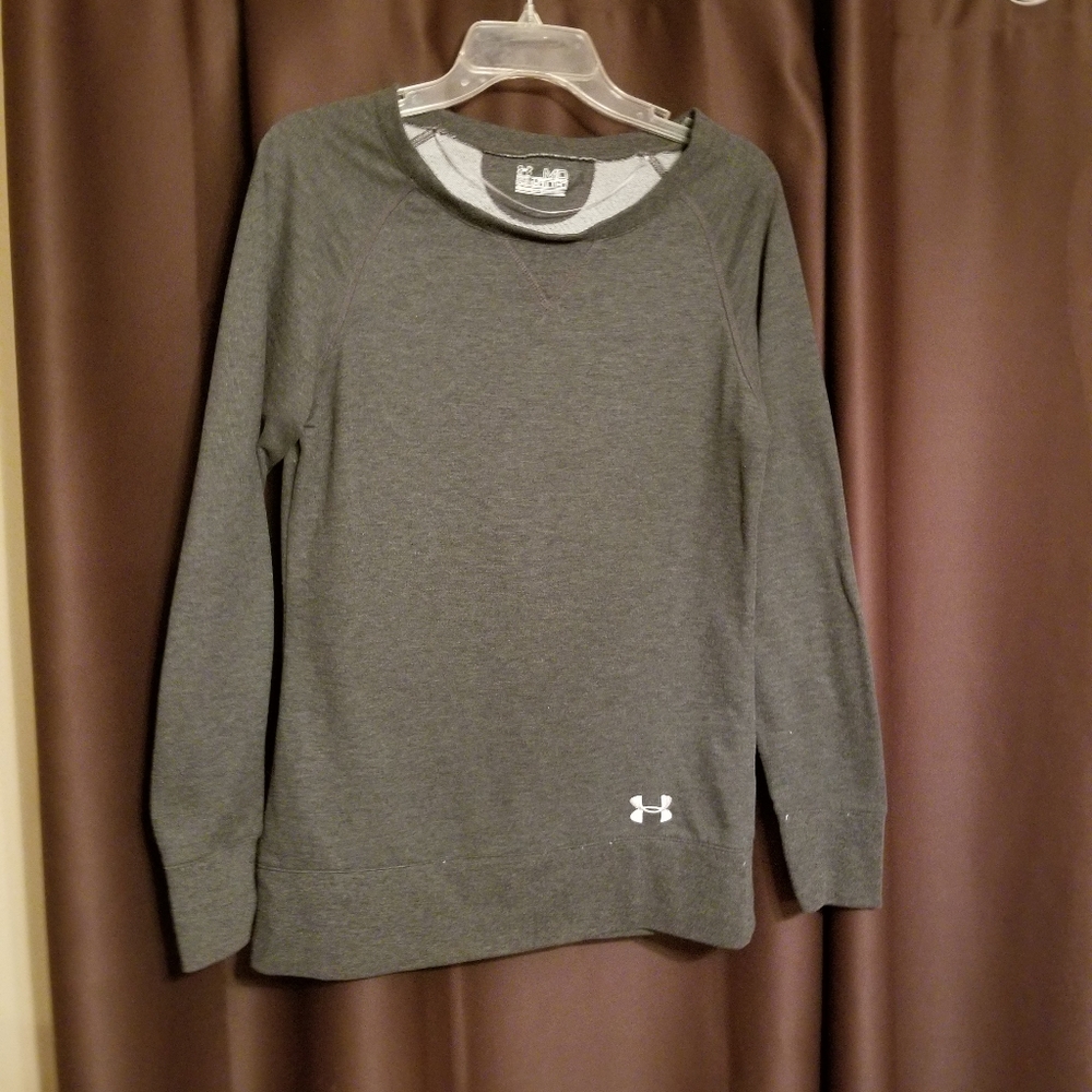 Womens Under Armour sweatshirt  size Medium